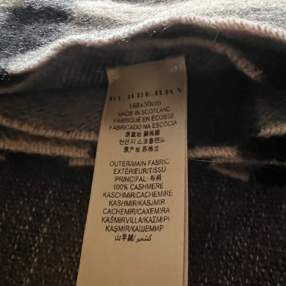 Authentic Set of Burberry Scarf and Gloves - Picture 5 of 6